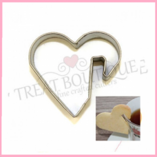 COOKIE CUTTER HEART CUP SITTER