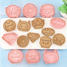 COOKIE CUTTER/BISCUIT MOULD 3D SUPERHERO